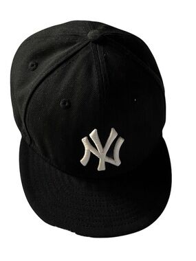 Black New York Yankees Cap